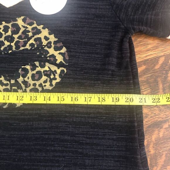 NEW Saints & Hearts Black T Shirt With Graphic Lips in Cheetah Print NWT - Picture 9 of 11